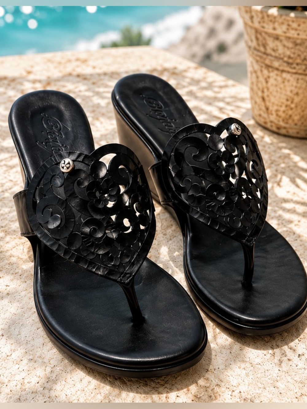 Brighton Lavern Black Leather Medallion Heart Filigree Wedge Thong Sandals 8M